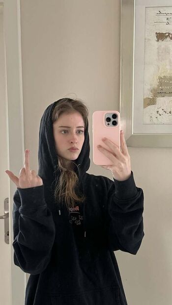 Full leaked Mira page private onlyfans photo
