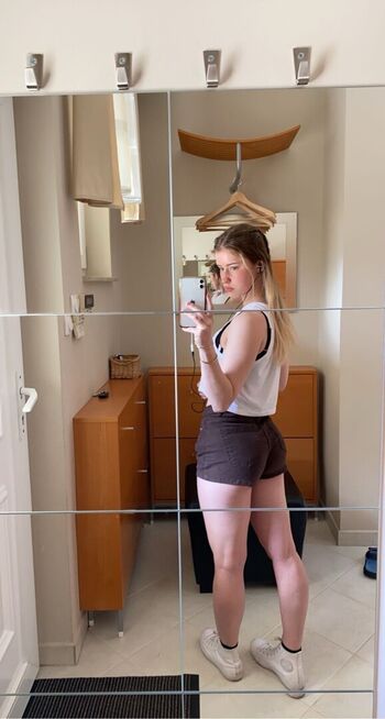 Full leaked Mira private onlyfans photo