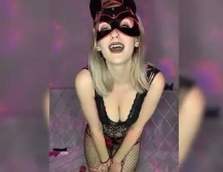 Full leaked Miras private onlyfans photo