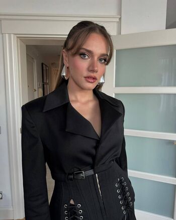 Full leaked Miraydaner private onlyfans photo
