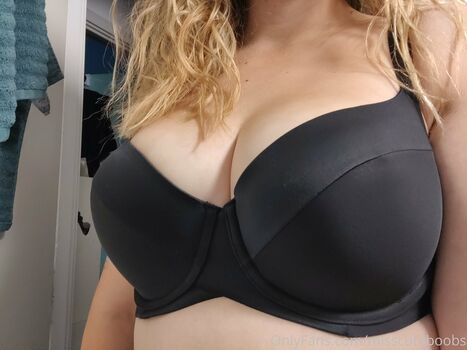 Full leaked Miss cute boobs private onlyfans photo