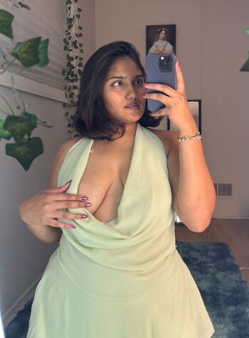 Full leaked Miss peachy private onlyfans photo