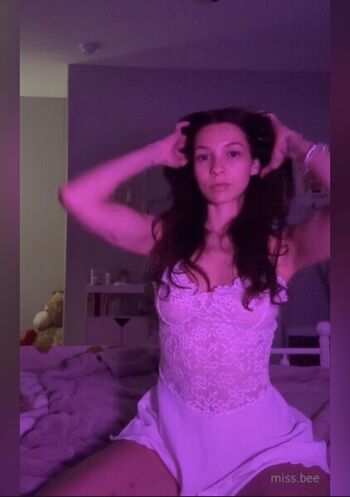 Full leaked Miss x bee private onlyfans photo