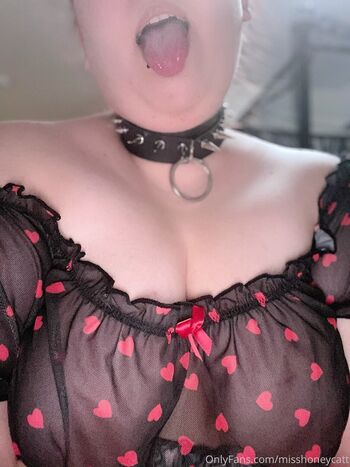 Full leaked Misshoneycatt private onlyfans photo