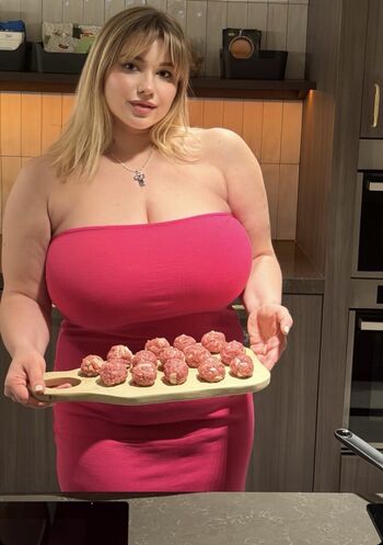 Full leaked Missparaskeva page private onlyfans photo