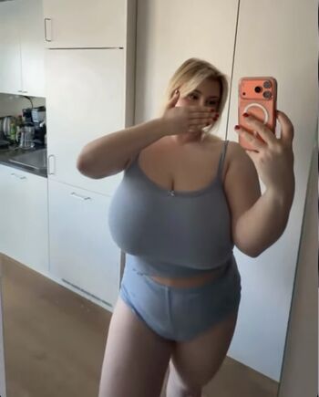 Full leaked Missparaskeva private onlyfans photo