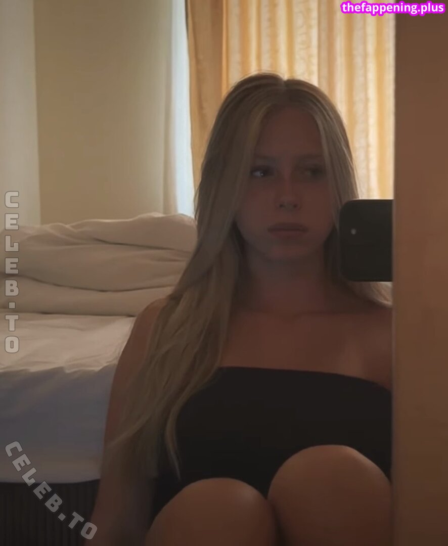 melleeh / mmelleh Fotografie OnlyFans Dezbrăcată #32