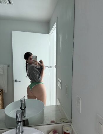 Full leaked Mmilkmarieee private onlyfans photo