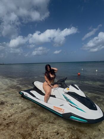 Full leaked Mmmariiis private onlyfans photo