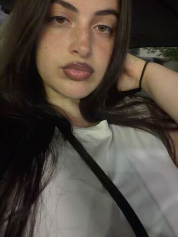 Full leaked Mmmariiis private onlyfans photo