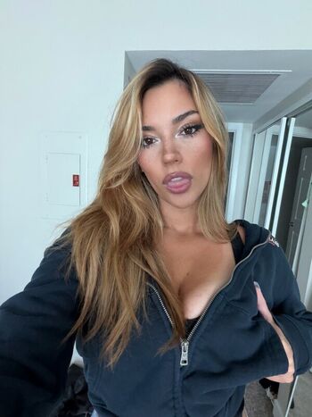 Full leaked Ulovecelli/ private onlyfans photo