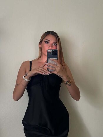 Full leaked Huh yunjin / private onlyfans photo