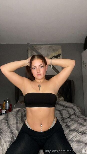 Full leaked Mollymoo private onlyfans photo
