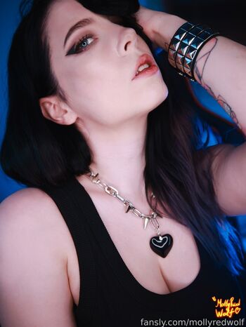 MollyRedWolf