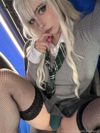 MollyRedWolf