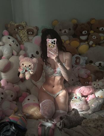 Full leaked Mollzbaz private onlyfans photo