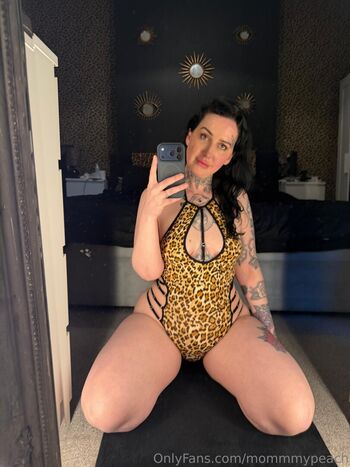 Full leaked Mommmypeach private onlyfans photo