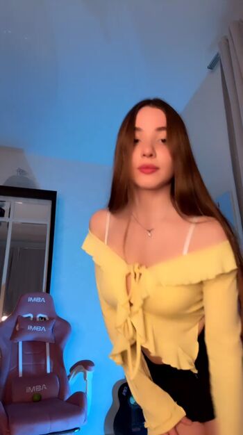 Full leaked Momomeow private onlyfans photo
