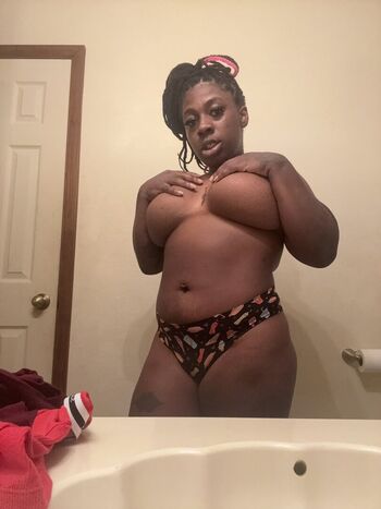 Full leaked Mona b private onlyfans photo
