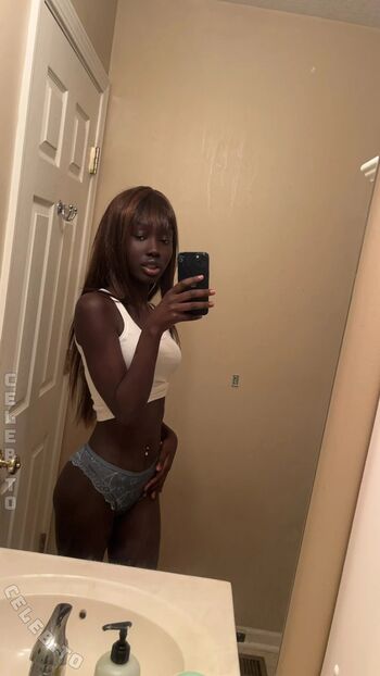 Full leaked Mona onyxxx page private onlyfans photo