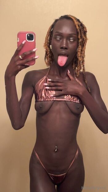 Full leaked Monamonhoe private onlyfans photo