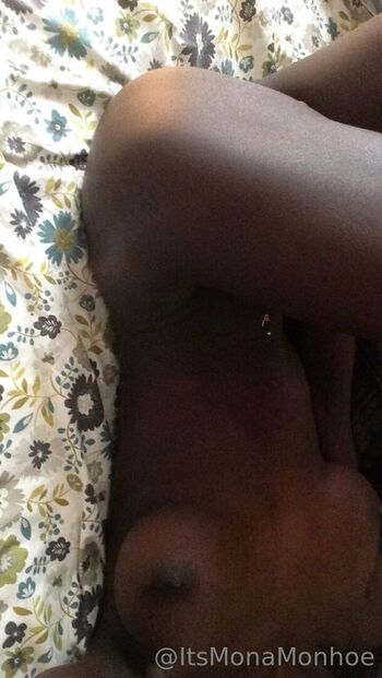 Full leaked Monamonhoe private onlyfans photo