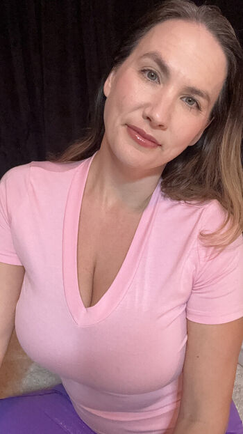 Full leaked Mondragon chiropractic page private onlyfans photo