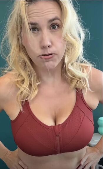 Full leaked Mondragon chiropractic page private onlyfans photo