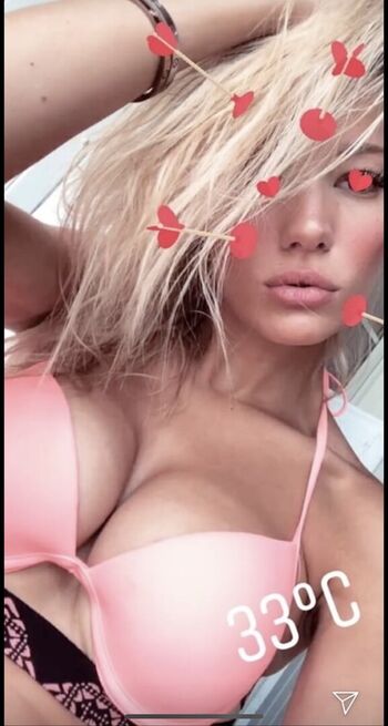 Full leaked Montaine mounet private onlyfans photo