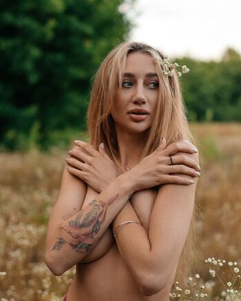 Full leaked Moonse elena private onlyfans photo