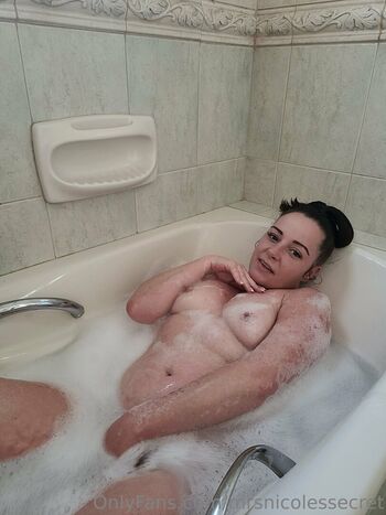 Full leaked Mrsnicolessecret private onlyfans photo