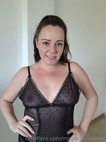 Full leaked Mrsnicolessecret private onlyfans photo