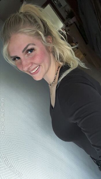 Full leaked Mrssecret private onlyfans photo