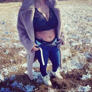 Full leaked Ms hourglassfree page private onlyfans photo
