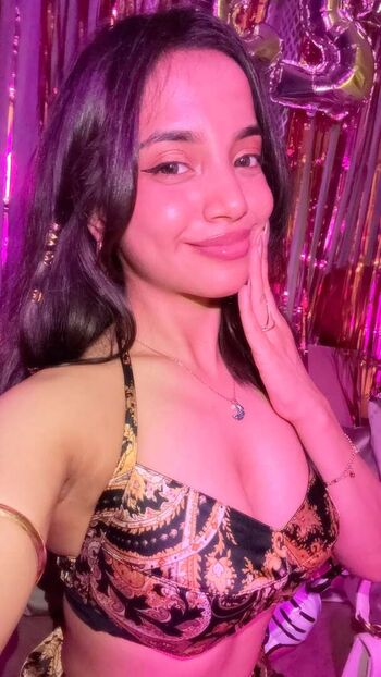 Full leaked Muskan karia page private onlyfans photo