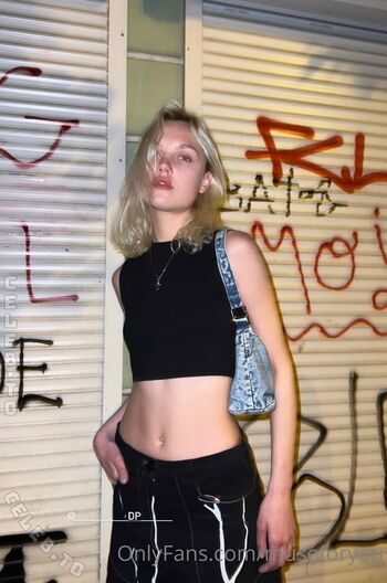 Full leaked Muza love page private onlyfans photo
