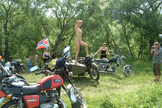 Nackt In Russland