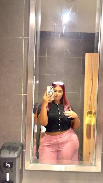 nadiasultanx