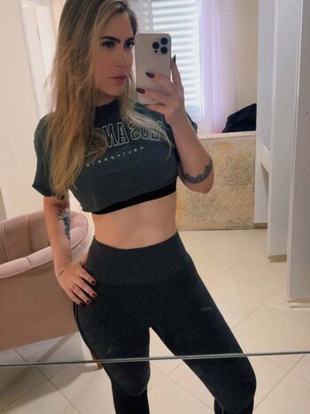 Full leaked Nahzinhaa private onlyfans photo