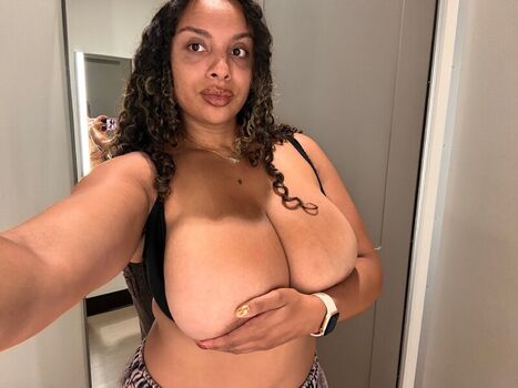 Full leaked Naiyah rosen private onlyfans photo