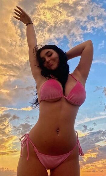 Full leaked Naiyha alkarim private onlyfans photo