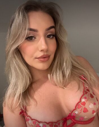Natalie Rhoades18