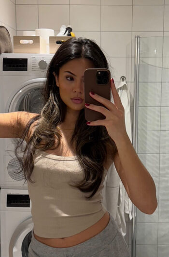 Full leaked Nathalie lok page private onlyfans photo