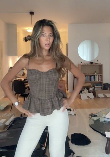 Full leaked Nathalie lok page private onlyfans photo