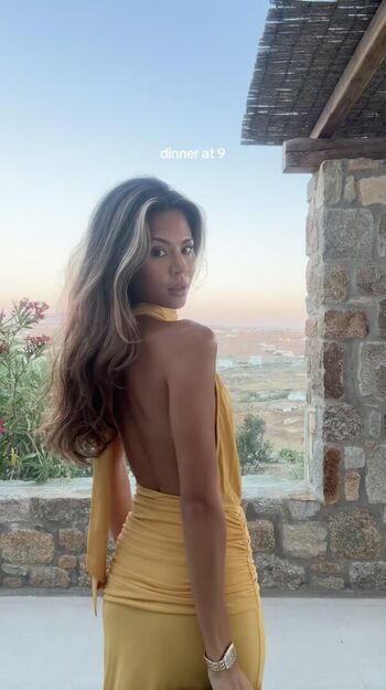 Full leaked Nathalie lok page private onlyfans photo