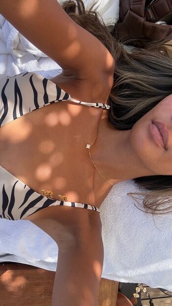 Full leaked Nathalie lok page private onlyfans photo
