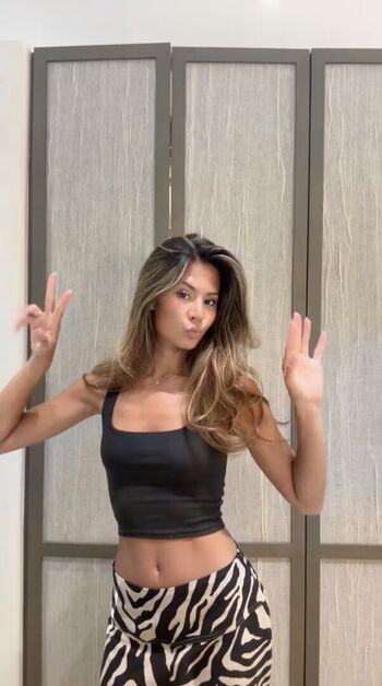 Full leaked Nathalie lok page private onlyfans photo