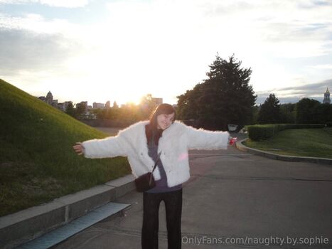 naughty.by.sophie