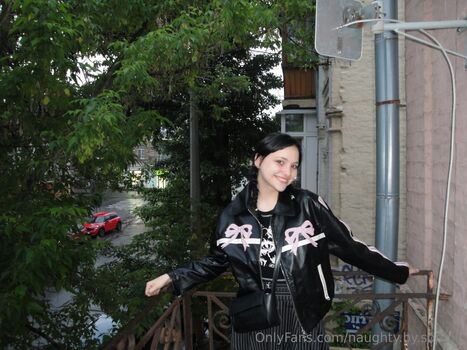 naughty.by.sophie