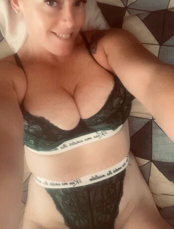 Full leaked Naughtywelshfiance private onlyfans photo